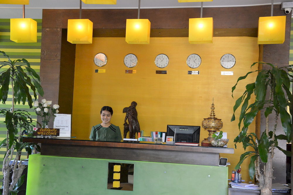 Hotel Pho Sein Янгон Екстер'єр фото